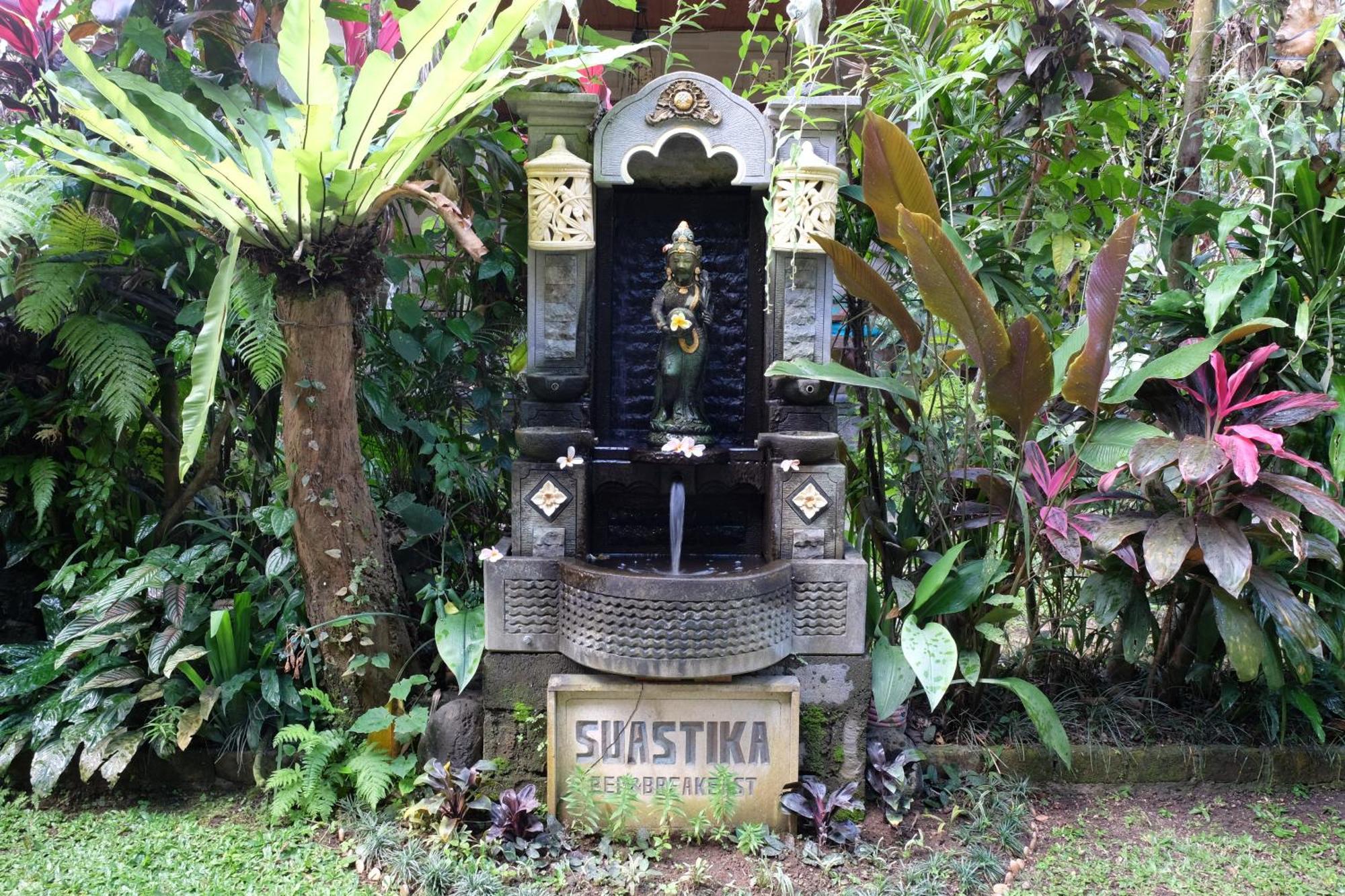 Suastika Guest House Ubud Экстерьер фото