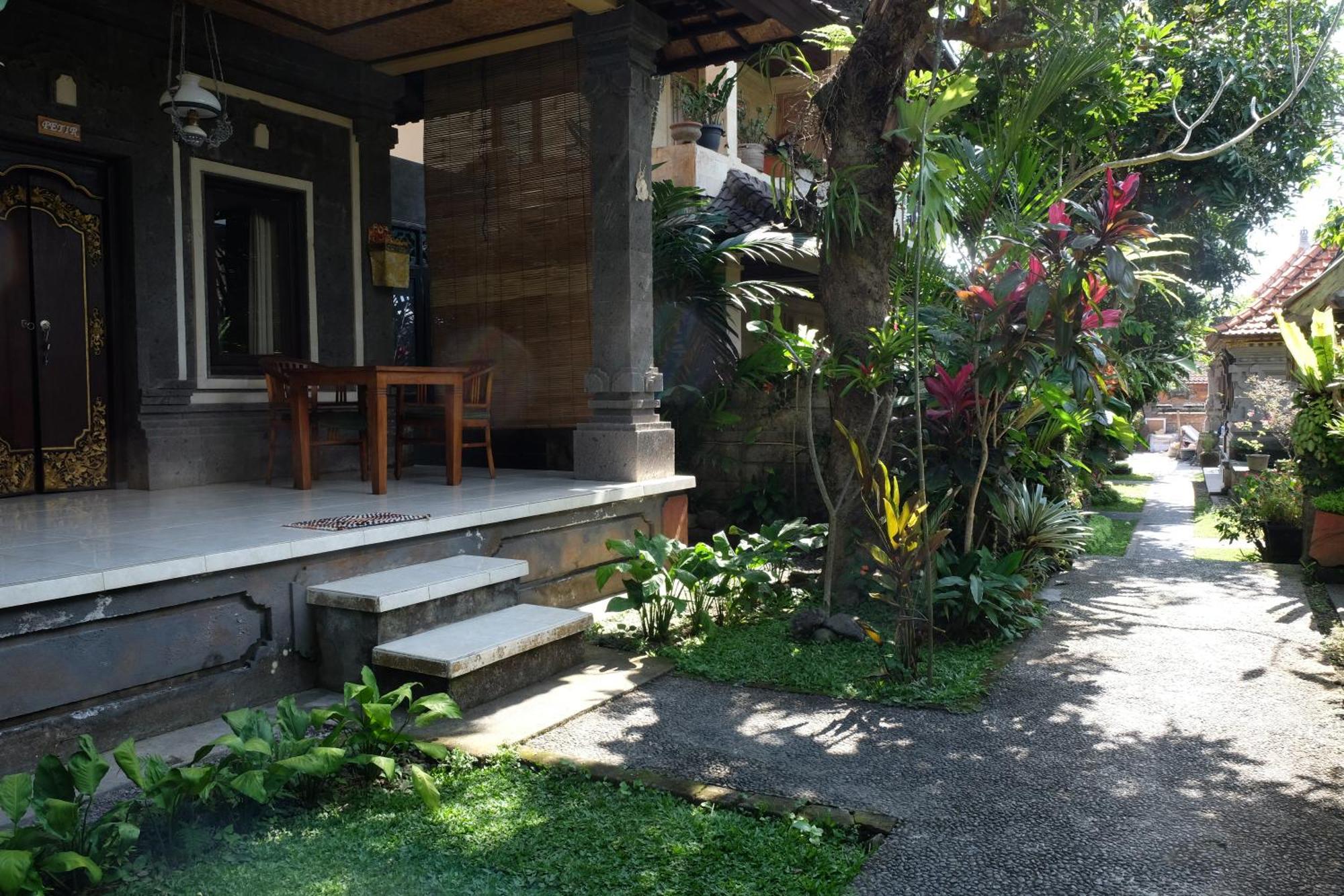 Suastika Guest House Ubud Экстерьер фото