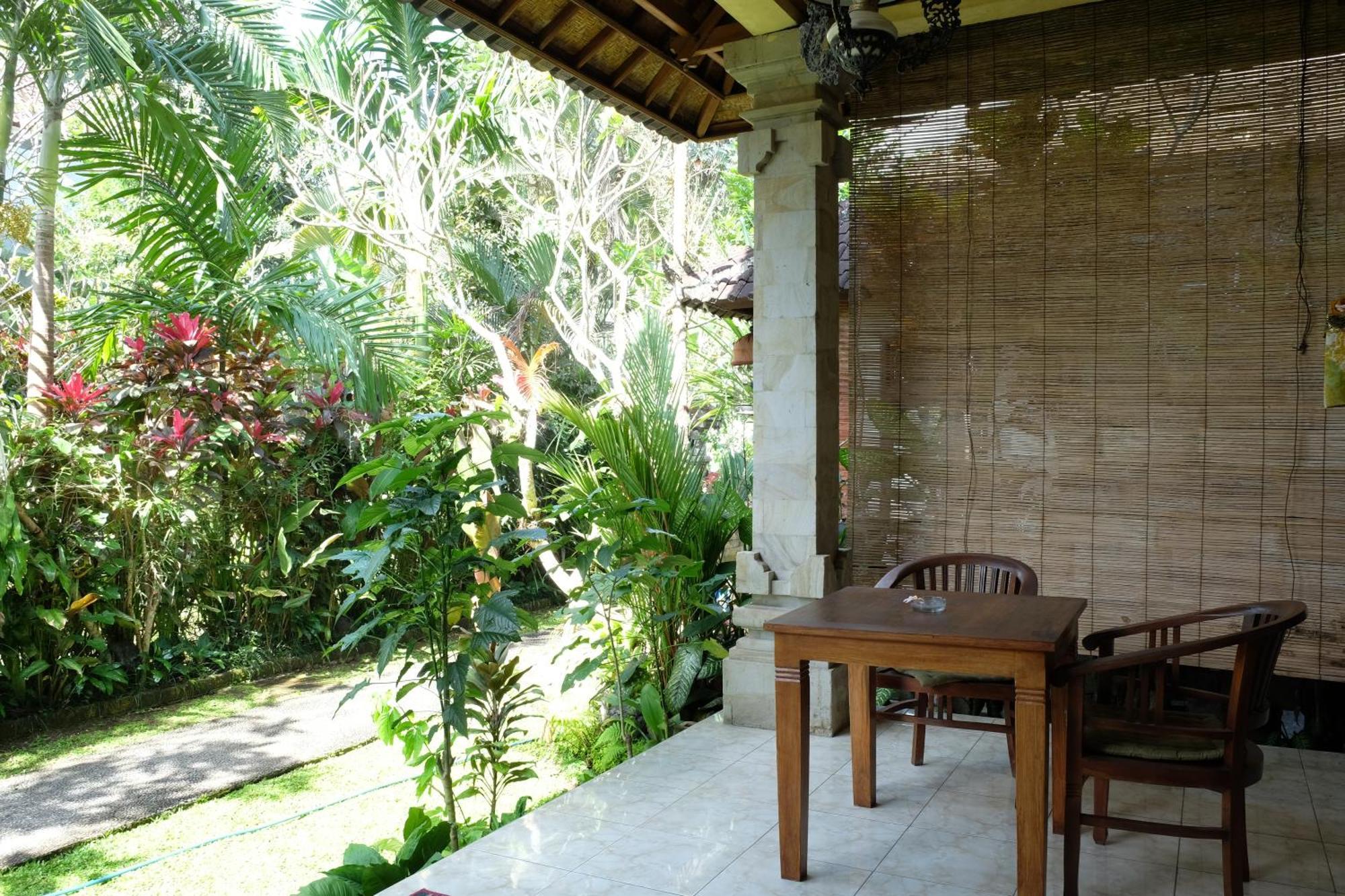 Suastika Guest House Ubud Экстерьер фото